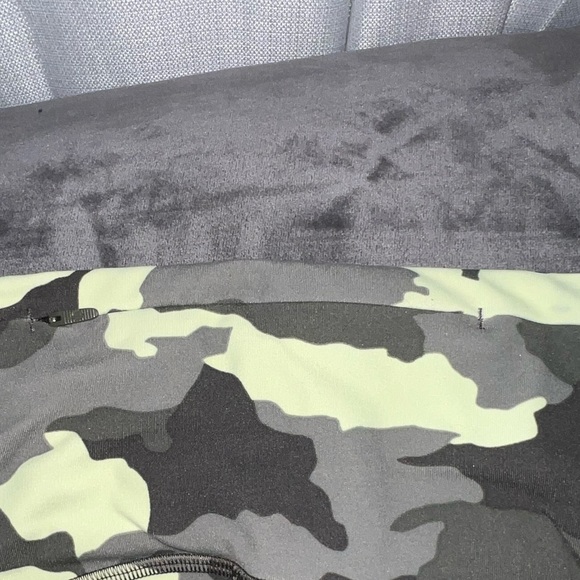 Lululemon leggings - Picture 9 of 10